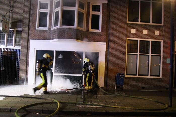 Flinke rookontwikkeling door brand in woning
