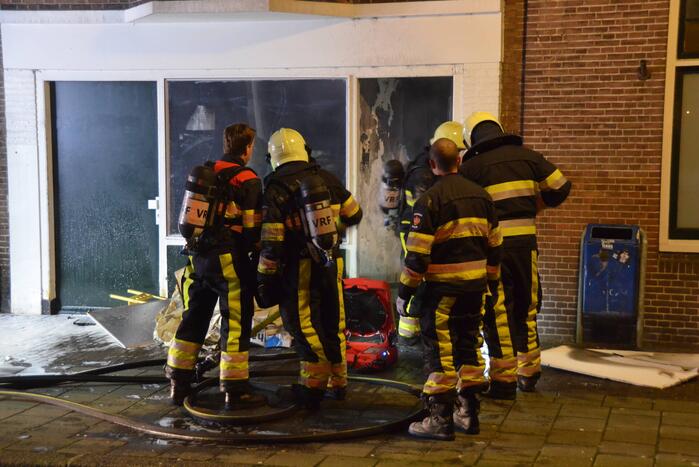 Flinke rookontwikkeling door brand in woning