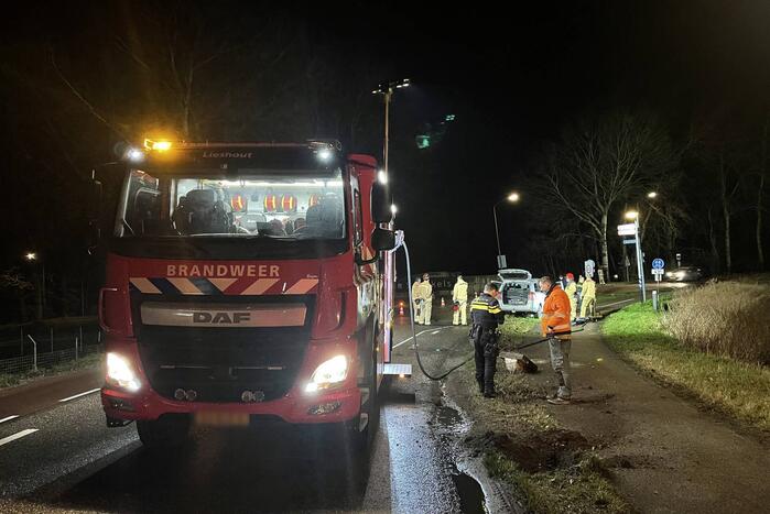 Maaltijdbezorger raakt met personenauto van de weg