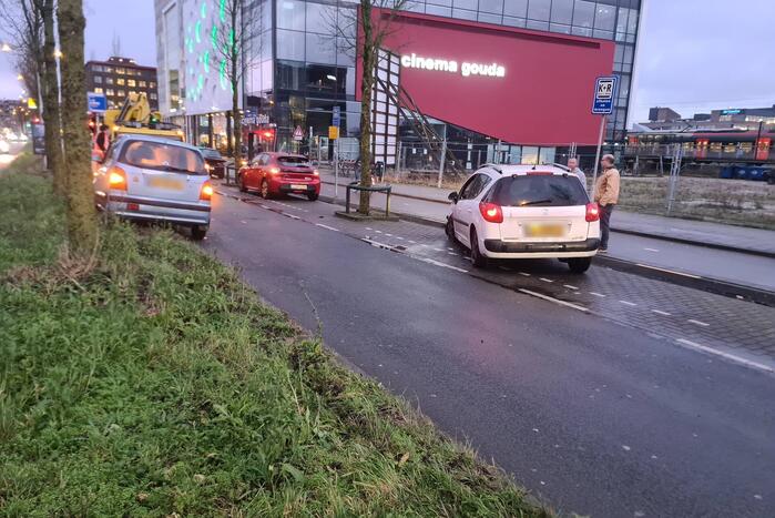 Twee auto's lopen flinke schade op bij ongeval
