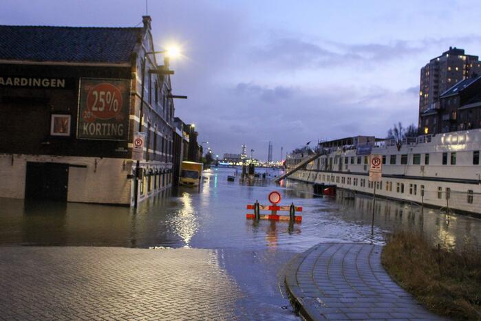 Straten onder water door springtij