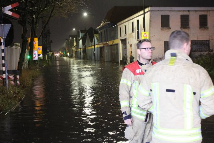 Straten onder water door springtij