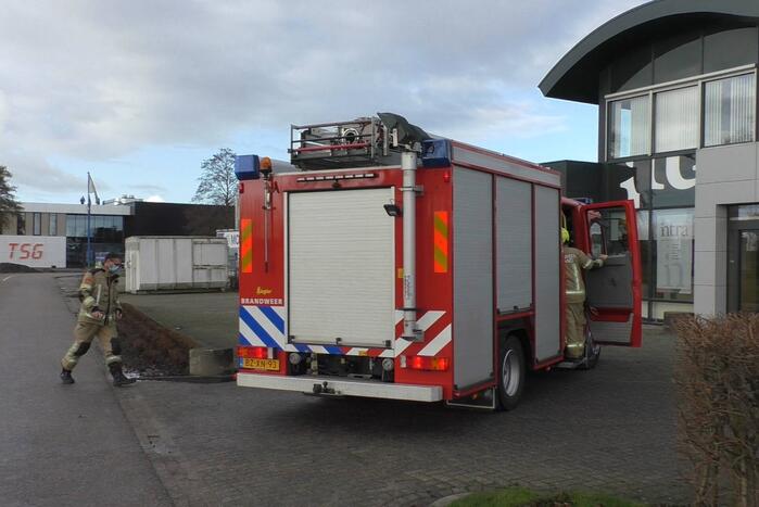Brandweer controleert zaagmachine