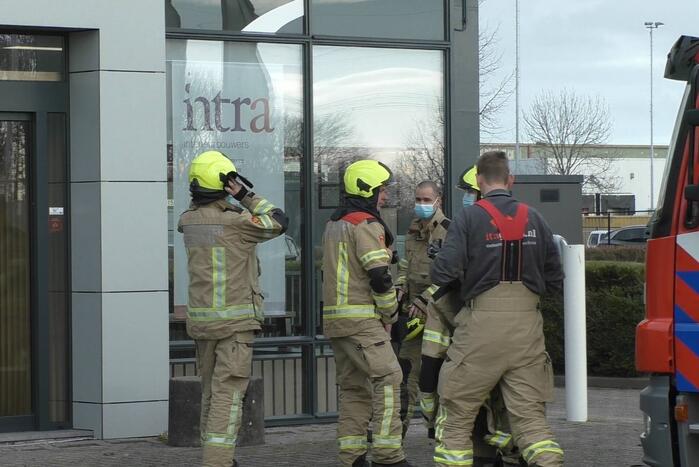 Brandweer controleert zaagmachine