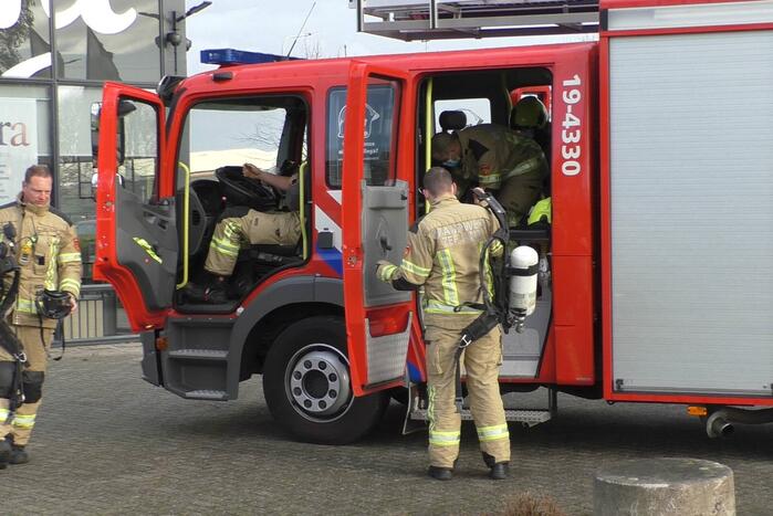 Brandweer controleert zaagmachine