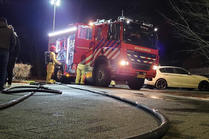 Geparkeerde auto uitgebrand
