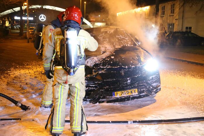 Peperdure Lamborghini Urus verwoest door brand