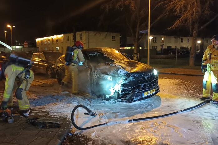 Peperdure Lamborghini Urus verwoest door brand