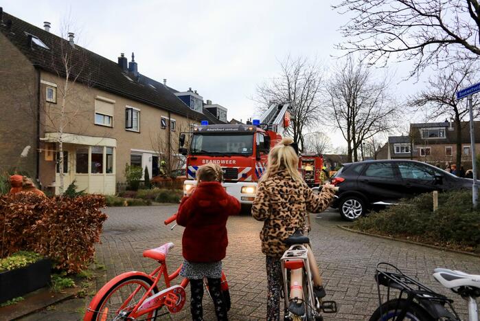 Schoorsteenbrand trekt veel bekijks van omwonenden