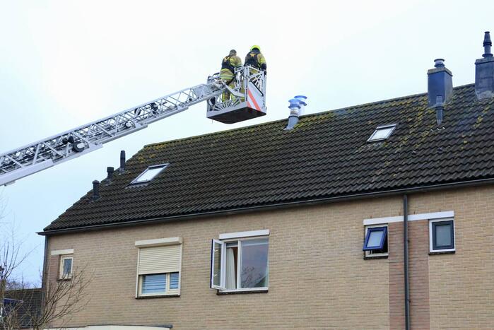 Schoorsteenbrand trekt veel bekijks van omwonenden
