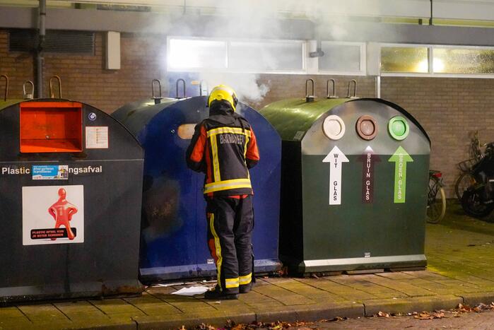 Veel rookontwikkeling door brandende container