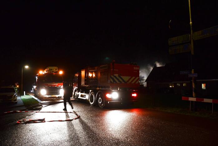 Veel rook bij uitslaande brand in loods