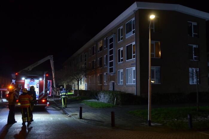 Grote brand in kelder van flatgebouw