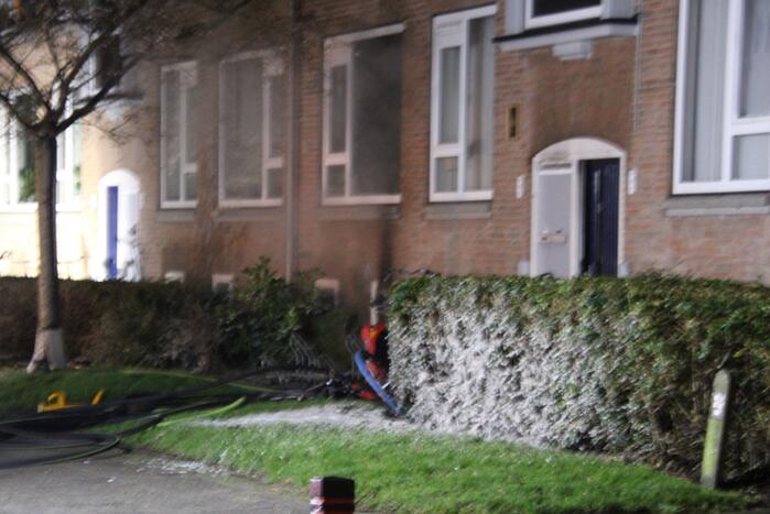 Grote brand in kelder van flatgebouw