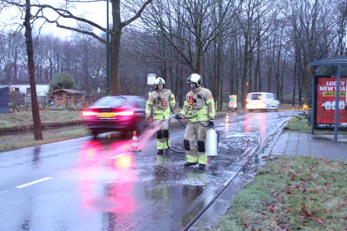 Kilometers lang oliespoor zorgt voor gevaarlijke situatie