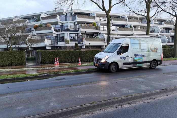 Wederom straat blank door gesprongen waterleiding