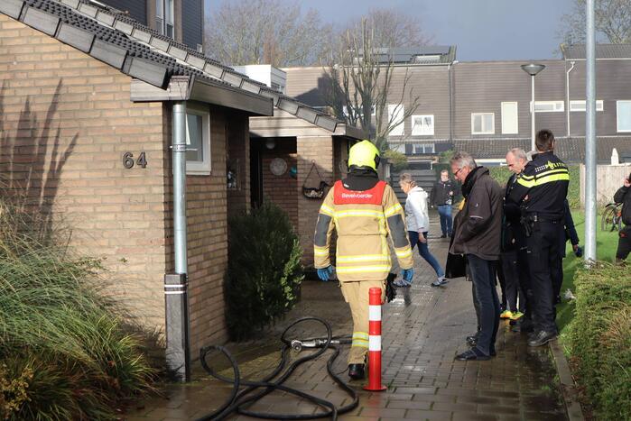 Veel rook bij brand in schoorsteen
