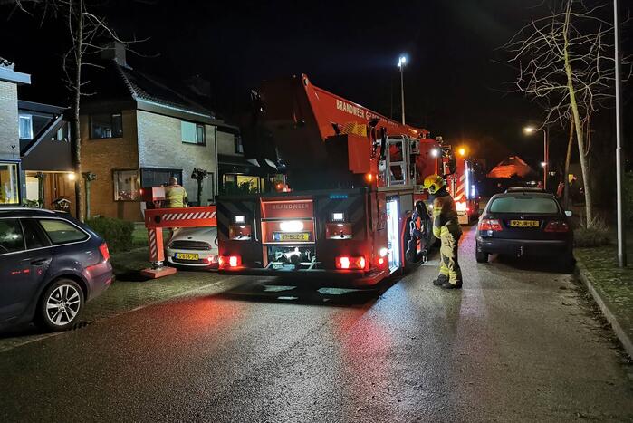Brand in schoorsteen van woning