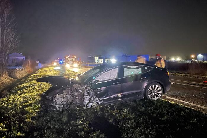 Tankwagen in brand na ernstig ongeval