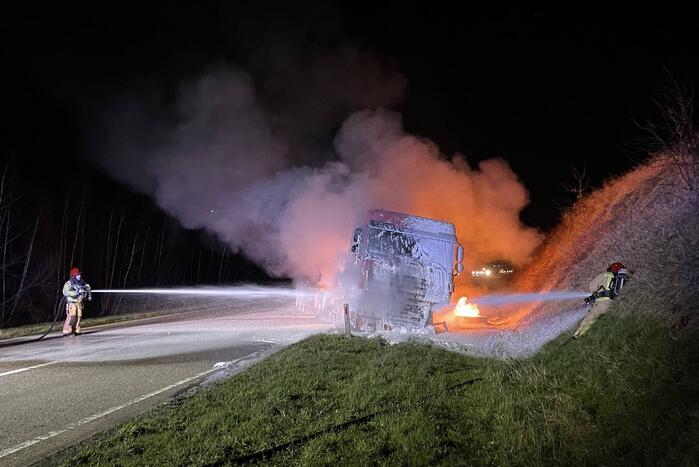 Tankwagen in brand na ernstig ongeval