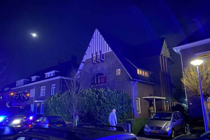 Persoon gecontroleerd na woningbrand
