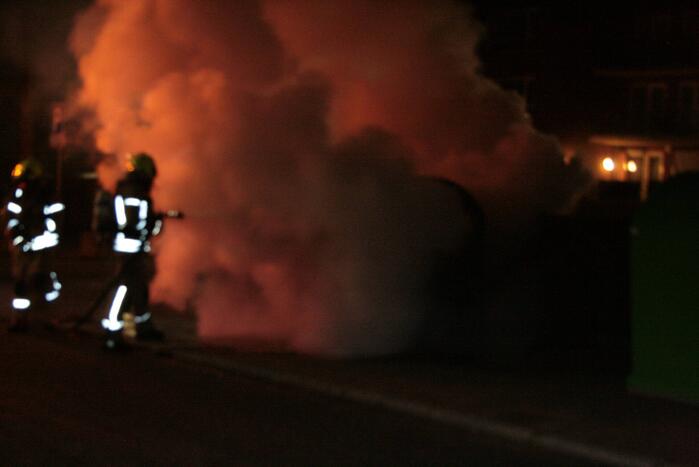 Veel rook bij brand in container