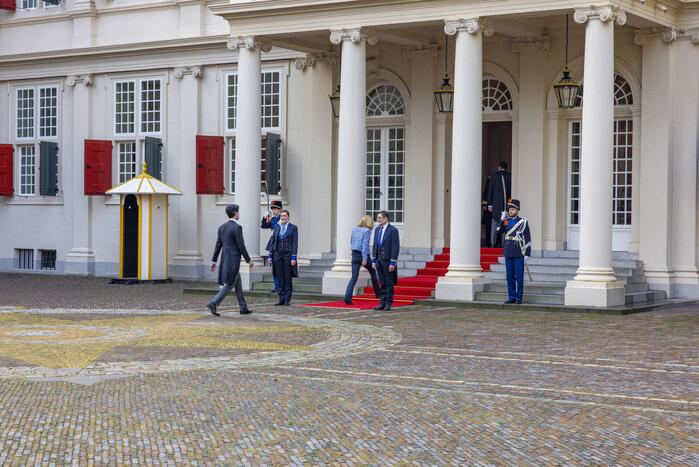Beëdigd nieuw kabinet Rutte IV