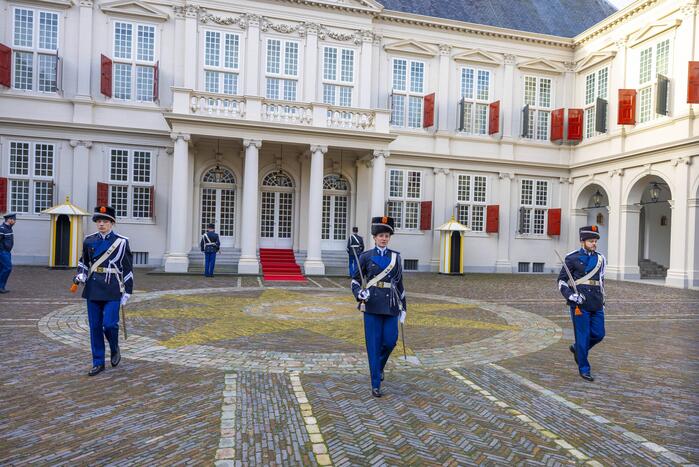 Beëdigd nieuw kabinet Rutte IV