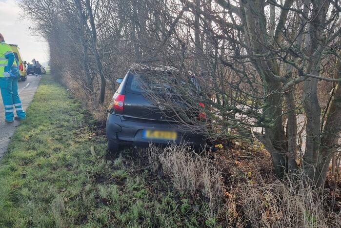 Automobilist eindigt in bosschage