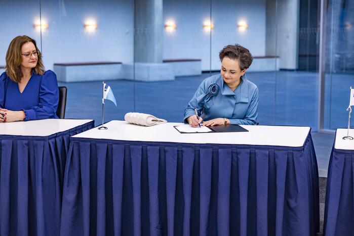 Ceremoniële overdracht ministerie van Financiën