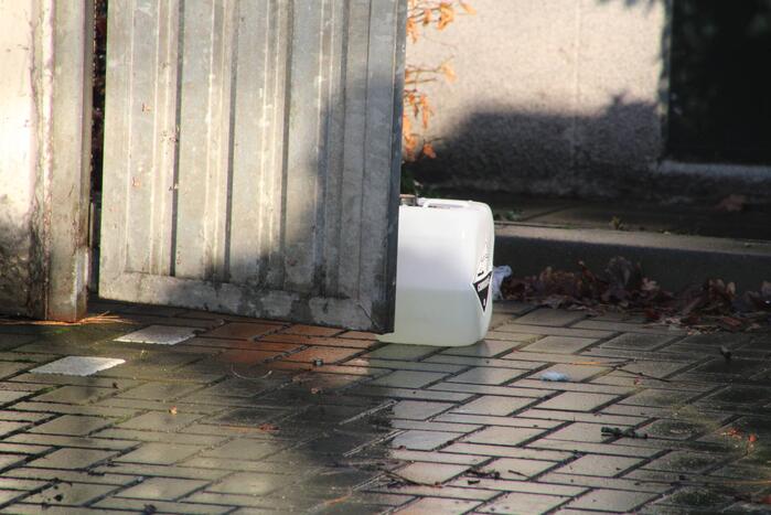 Jerrycan met onbekende vloeistof aangetroffen