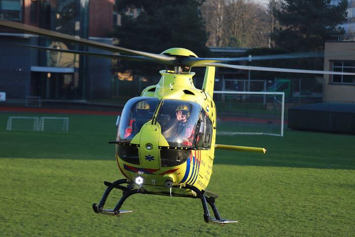 Traumahelikopter trekt veel bekijks
