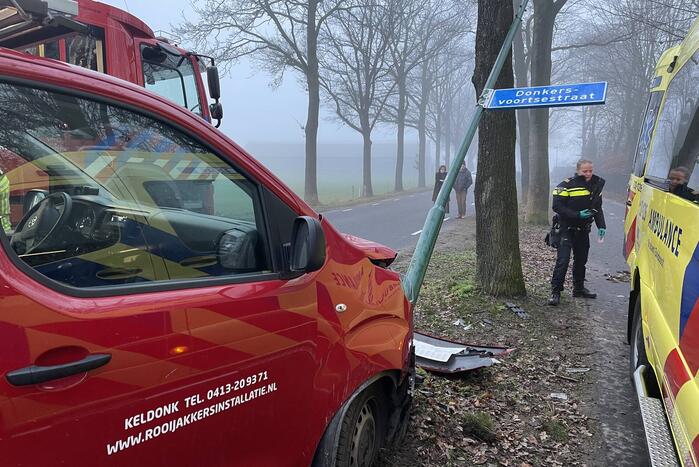 Flinke schade bij botsing tussen twee voertuigen