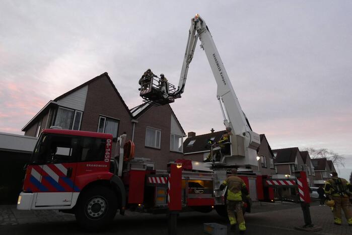 Brand in schoorsteen van woning