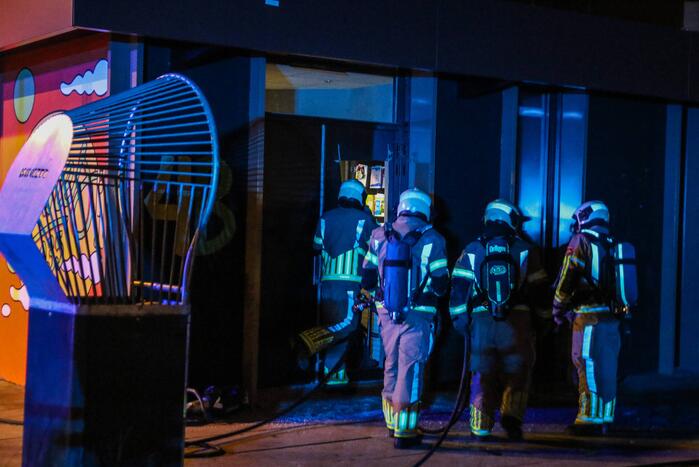 Veel rook en vuur bij jongerencentrum