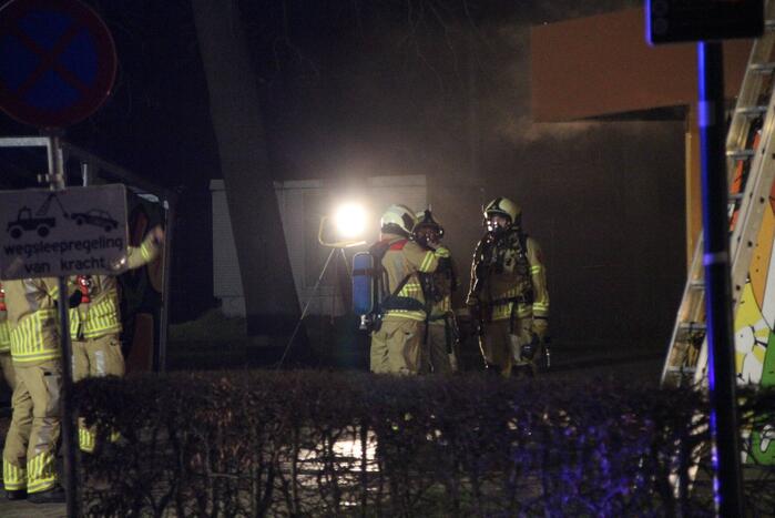Veel rook en vuur bij jongerencentrum