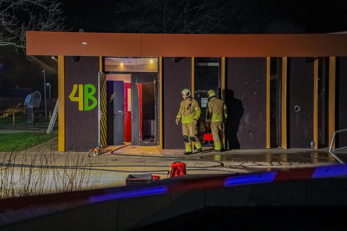 Veel rook en vuur bij jongerencentrum