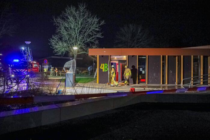 Veel rook en vuur bij jongerencentrum