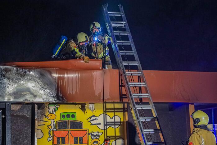 Veel rook en vuur bij jongerencentrum