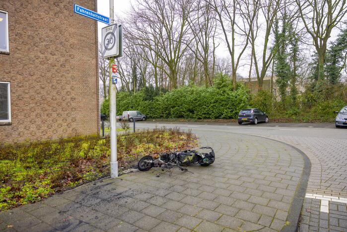 Opnieuw gaat een deelscooter van Go Sharing in vlammen op
