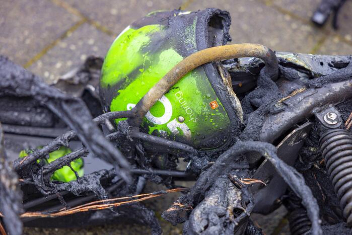 Opnieuw gaat een deelscooter van Go Sharing in vlammen op