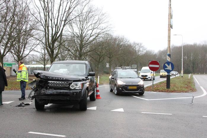 Range Rover flink beschadigd bij aanrijding