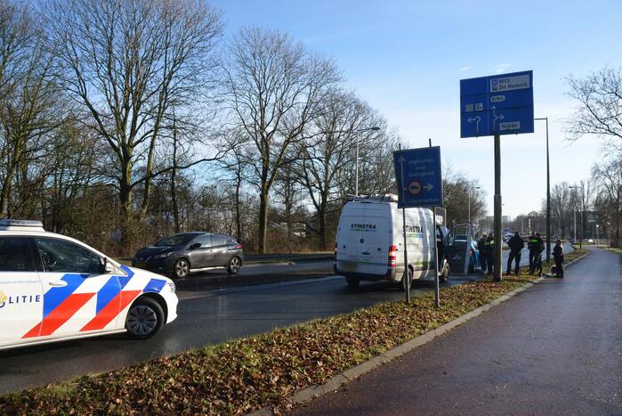 Bestuurder van bestelbus botst op voorganger