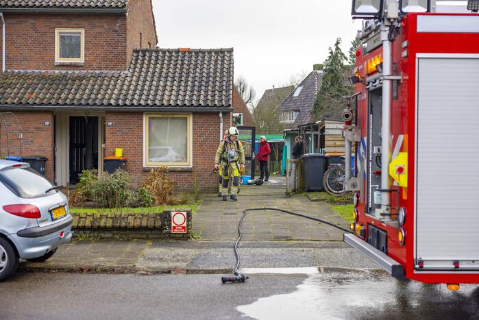 Rommel in woning vliegt in brand