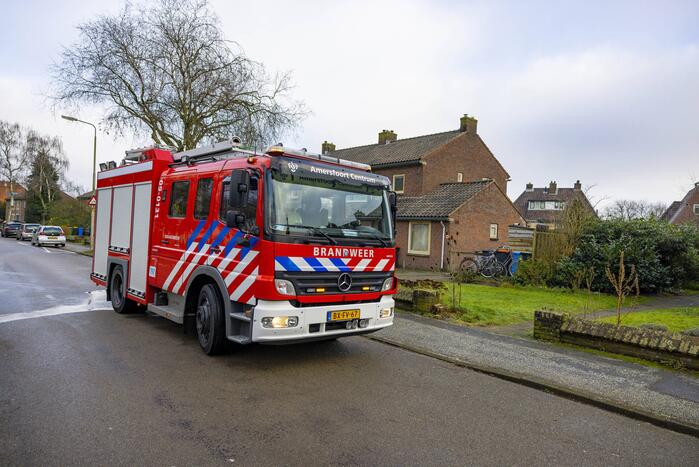 Rommel in woning vliegt in brand