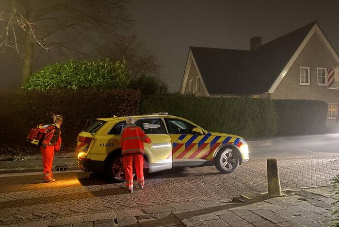 Meerdere ambulances trekken bekijks van buurtbewoners