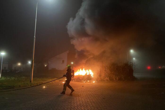 Flinke rookontwikkeling door brand in personauto