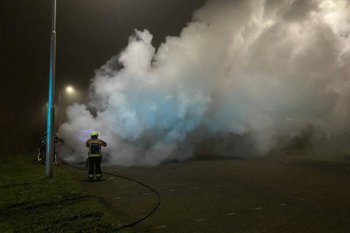 Flinke rookontwikkeling door brand in personauto