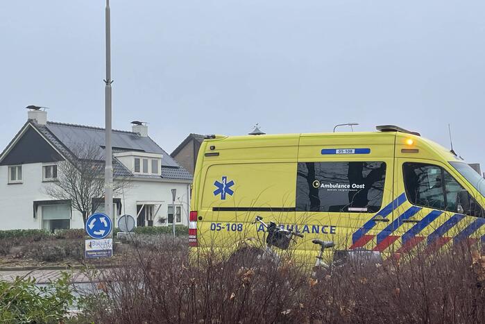 Fietsster aangereden op rotonde