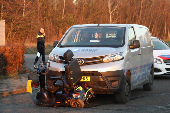 Persoon op scootmobiel gewond na ongeval